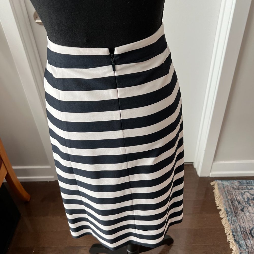 Navy & White Hugo Boss striped skirt! - Picture 4 of 5